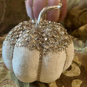 🆕 One Sparkly glitter pearl ivory velour pumpkin (Mark Roberts style)